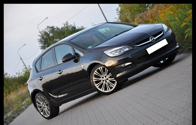 Opel Astra cena 37500 przebieg: 139000, rok produkcji 2014 z Siedlce małe 631